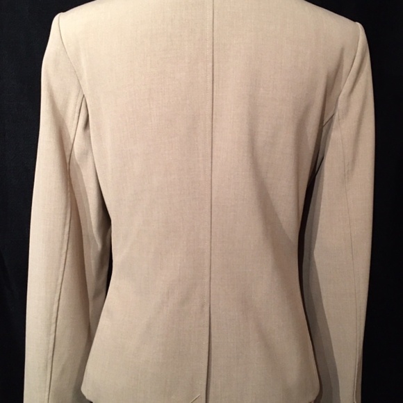 𝅺new YORK & COMPANY STRETCH Career Blazer Jacket, TAN, NWOT, Size 14 - Picture 8 of 9